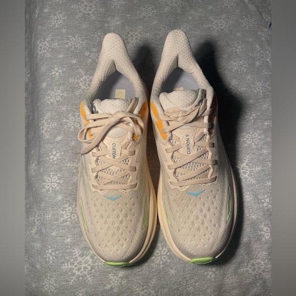 HOKA 👟🩷 Clifton 9 Vanilla Astral running shoe sneakers NWT NIB - Picture 2 of 13